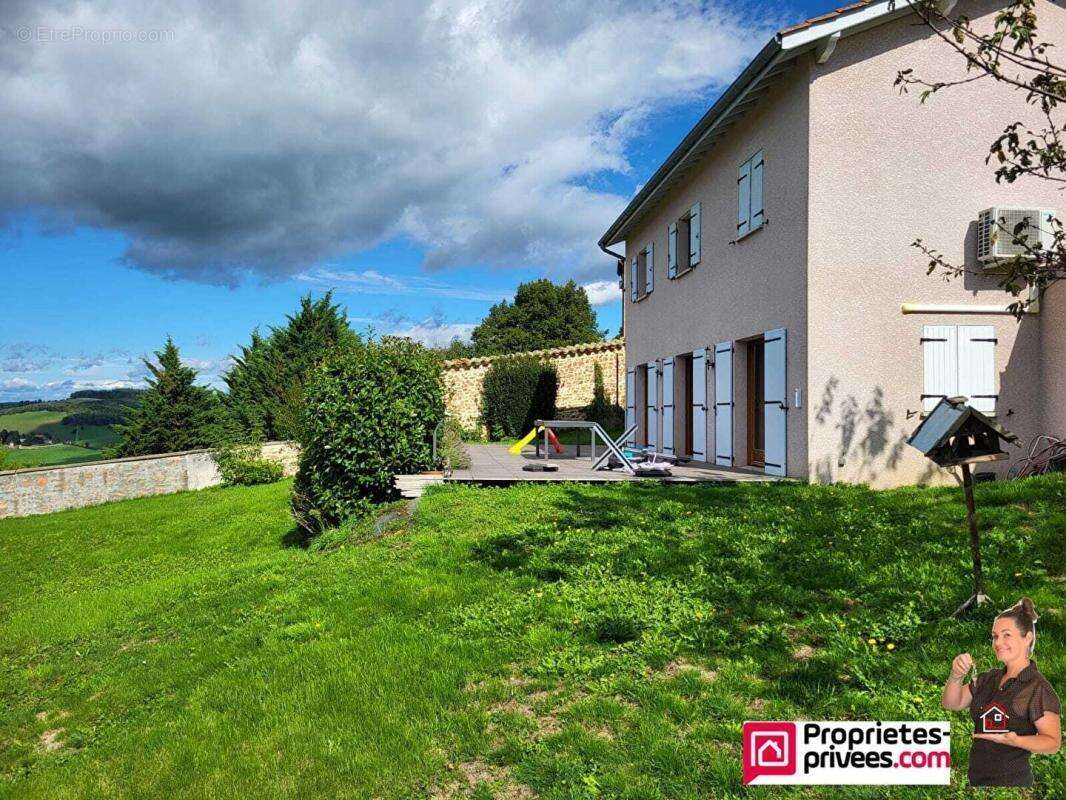 Maison à BOURG-DE-THIZY