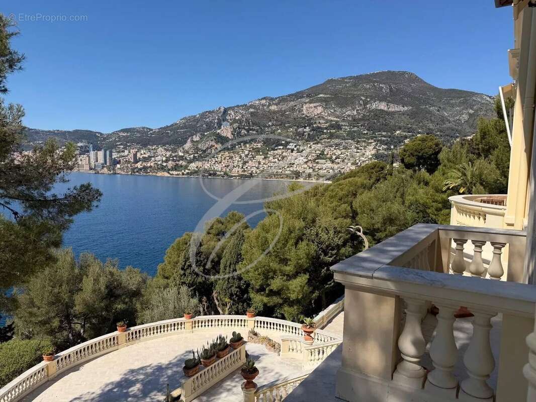 Appartement à ROQUEBRUNE-CAP-MARTIN