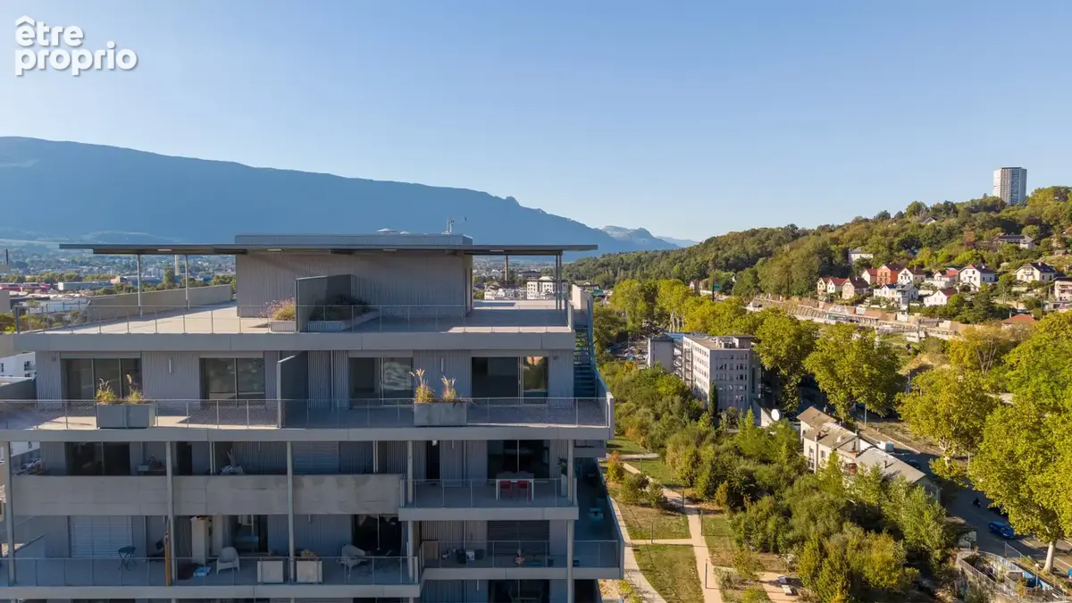 Chambéry - Penthouse d'exception en attique - 140m2 - Rooftop panoramique de 185 m2 - 3 garages - photo 2