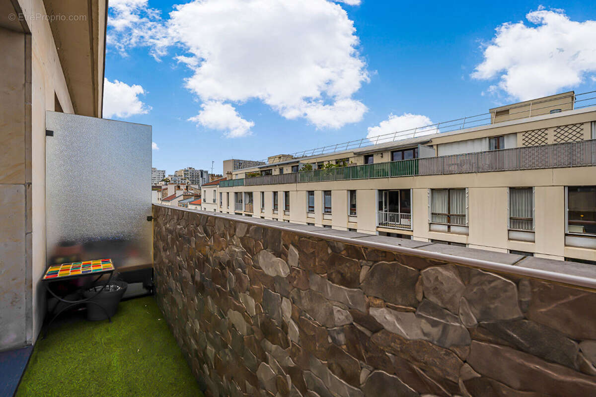 Appartement à PARIS-14E