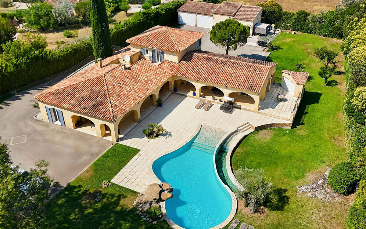 Maison à PEYNIER
