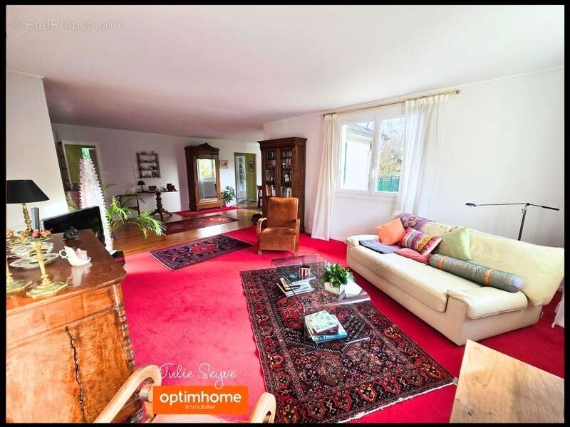 Maison à SAINT-GENIS-POUILLY