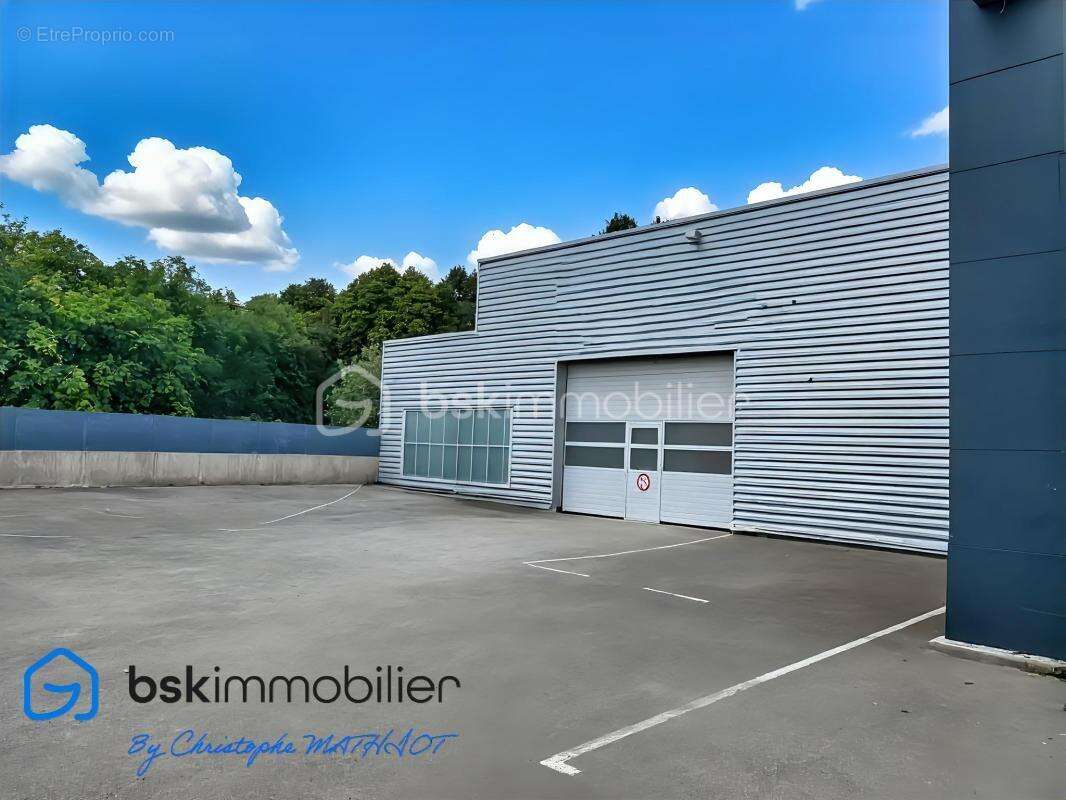 Bâtiment industriel de 1 700 m² sur terrain de 6 230 m² – Nombreuses possibilités d’exploitation ! - photo 12