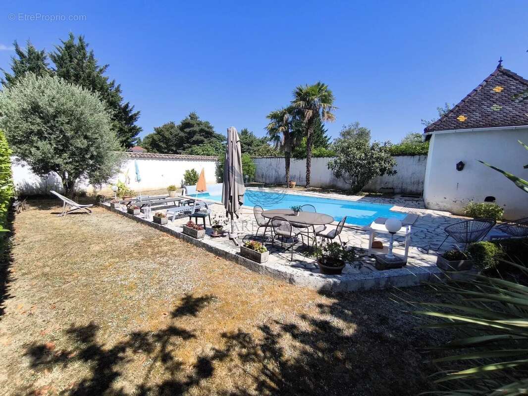 Maison à ARNAS