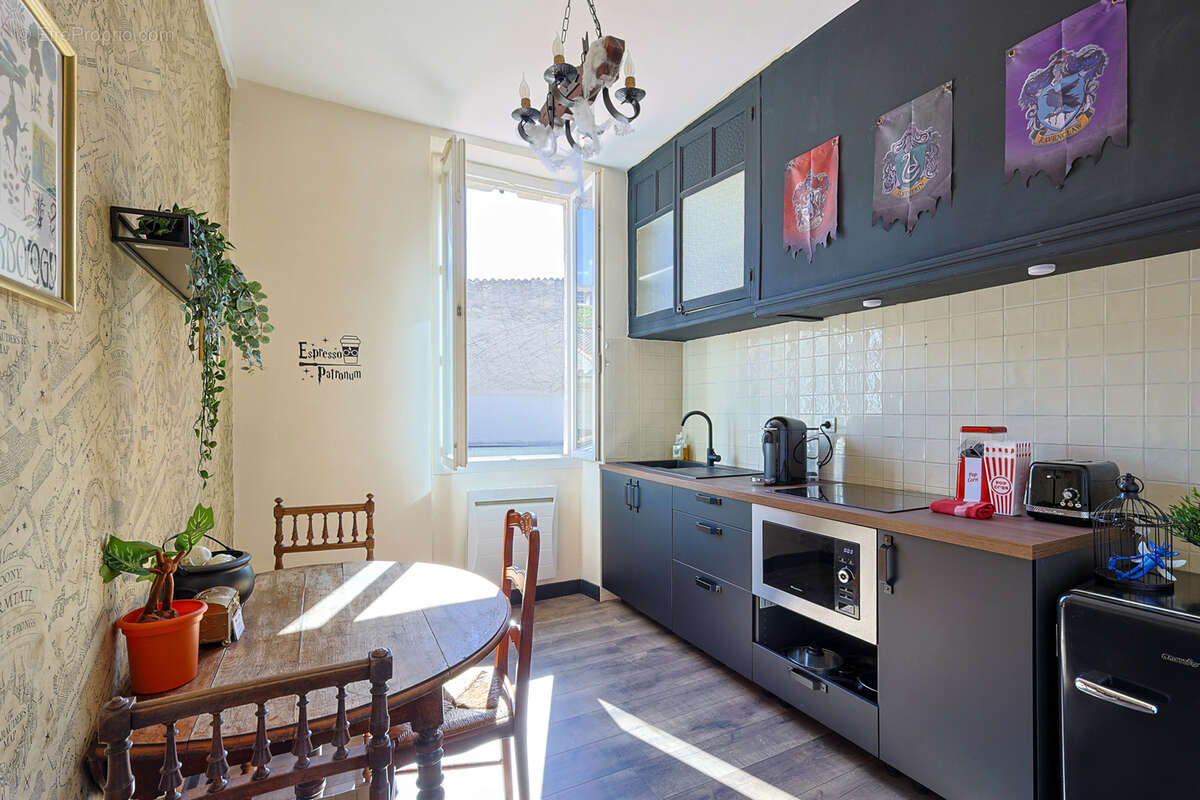 Appartement à MARSEILLE-5E