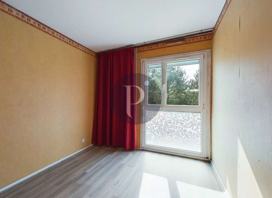 Appartement à VERRIERES-LE-BUISSON