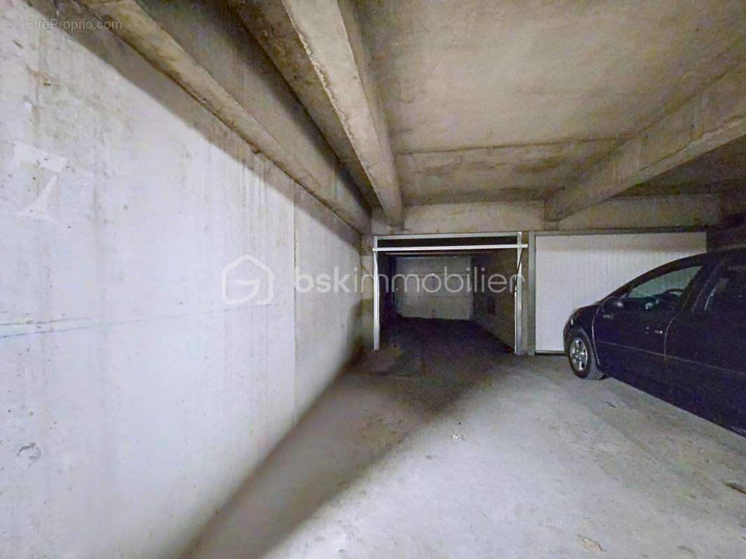 Parking double en enfilade  (box + emplacement) en sous-sol sécurisé-26m² - photo 4