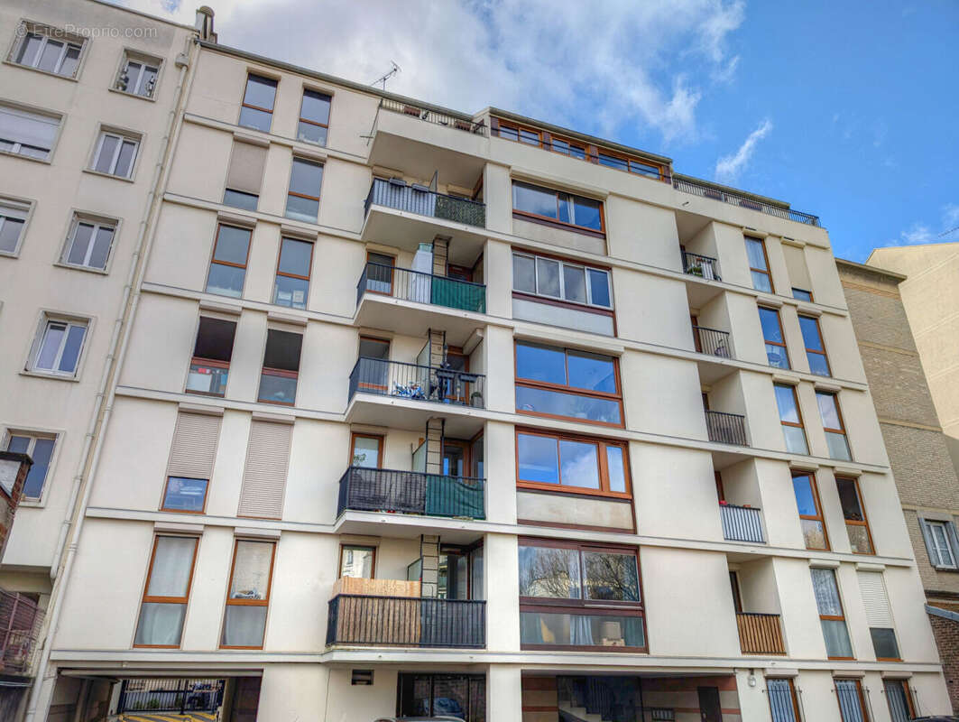 Appartement à LA GARENNE-COLOMBES