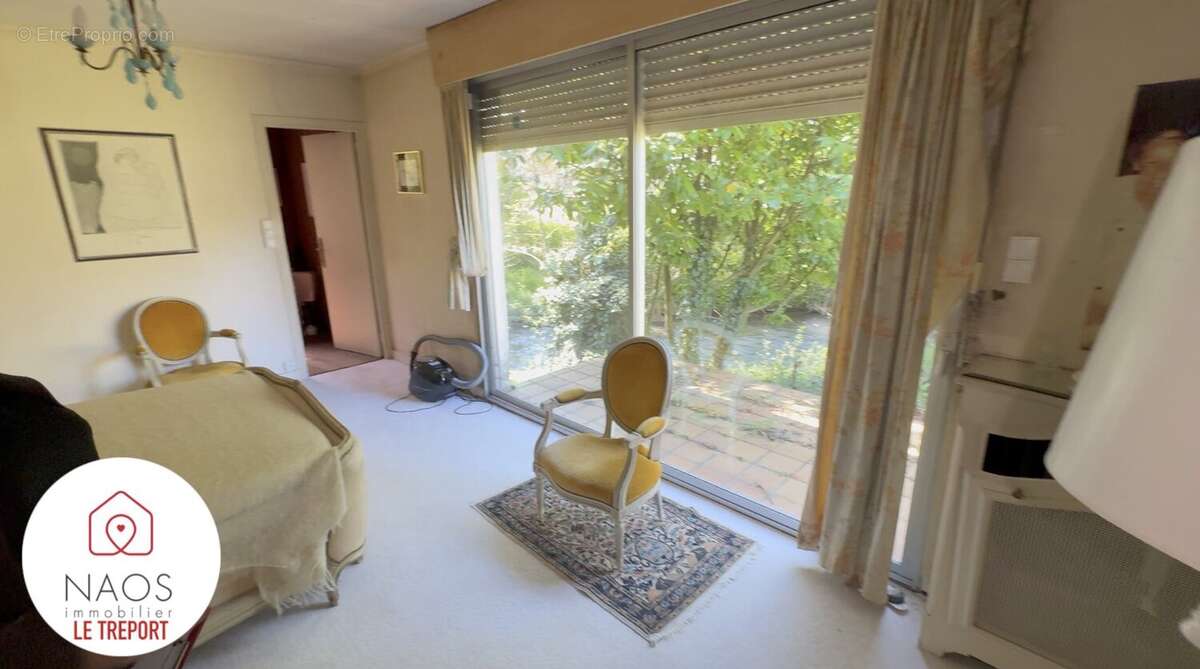 Pavillon individuel sur terrain de 2442 m² - photo 11