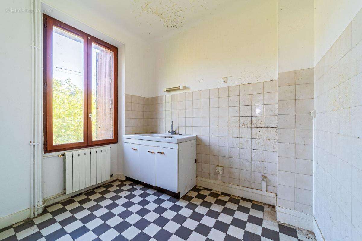 Deux maisons - 158 m² - Vernou-la-Celle-sur-Seine (77) - photo 3