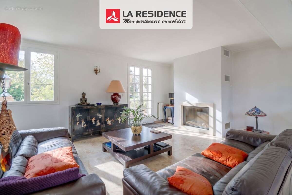 Maison à JOUY-LE-MOUTIER