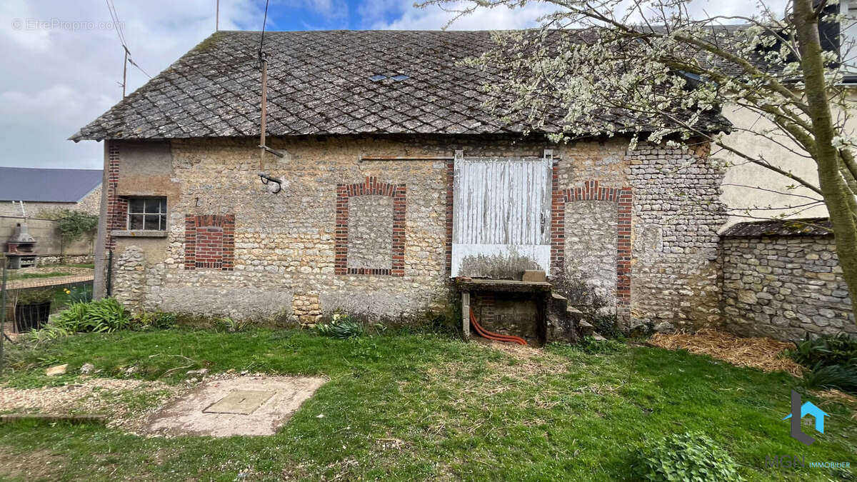 Maison à NEUVY-EN-DUNOIS