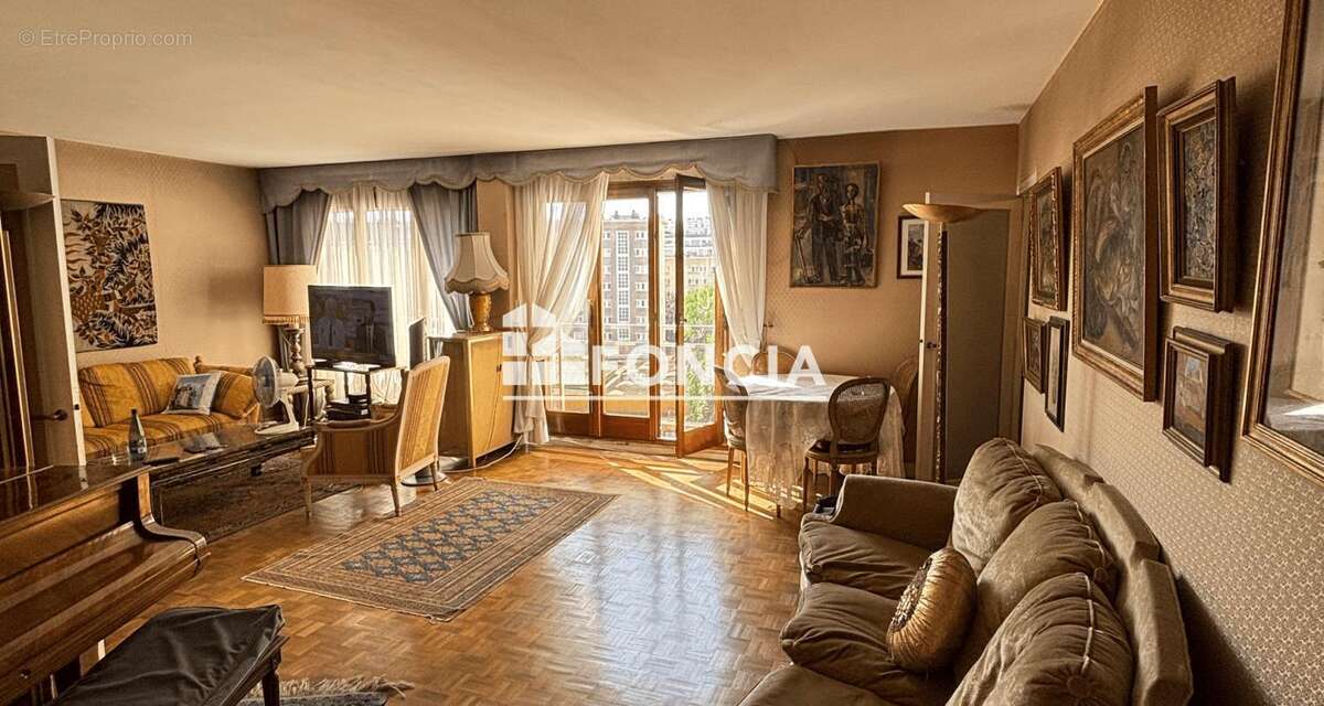 Appartement à PARIS-15E