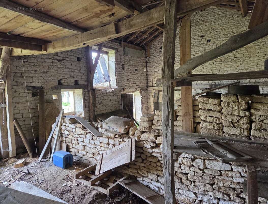 Maison à PUYLAROQUE