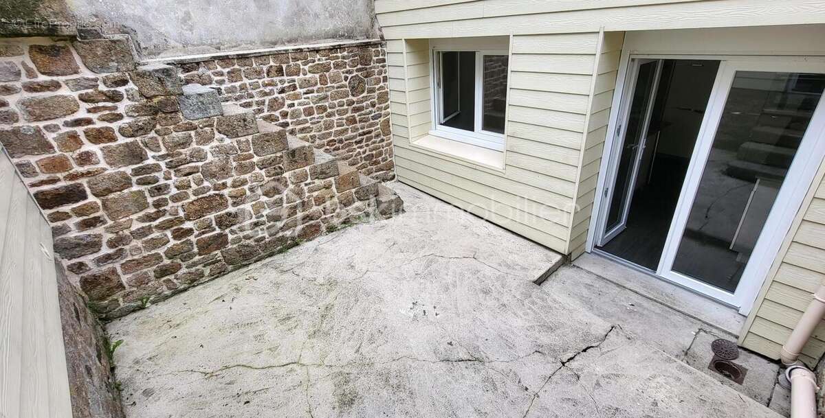 Maison à SAINT-SEVER-CALVADOS