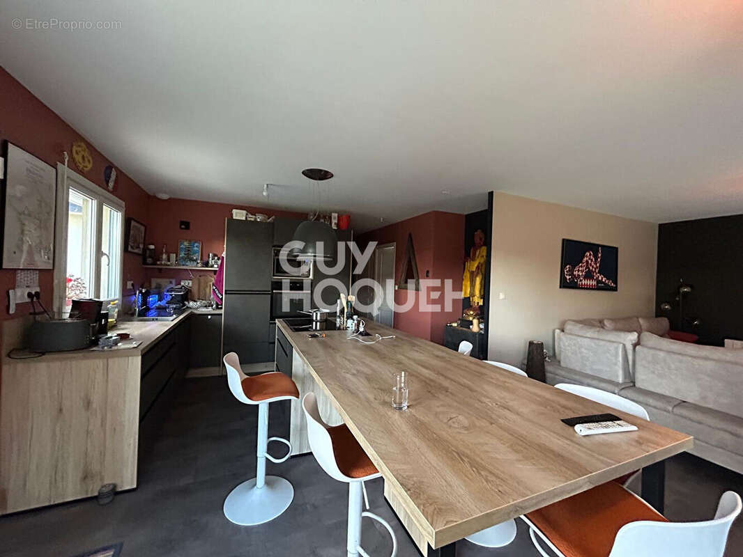 Maison à LE VAL-SAINT-PERE