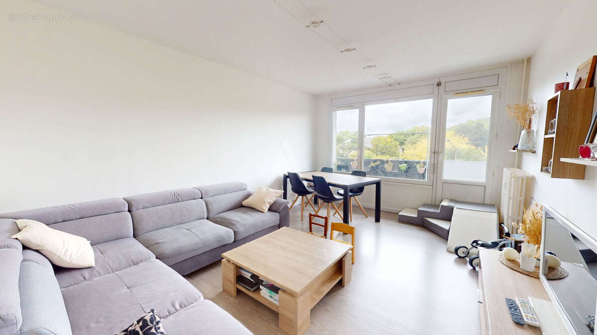 Appartement à CHILLY-MAZARIN