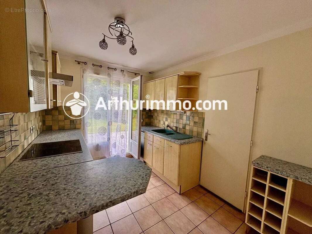 Maison à SAVIGNY-LE-TEMPLE