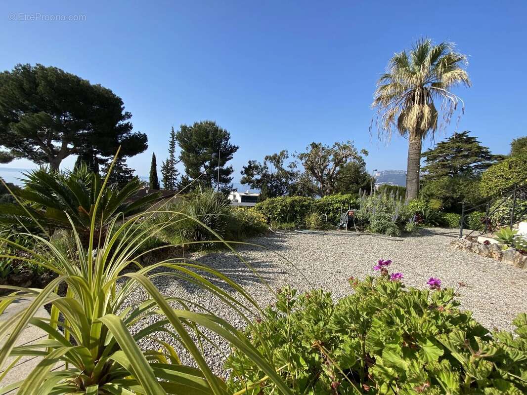 Appartement à ROQUEBRUNE-CAP-MARTIN
