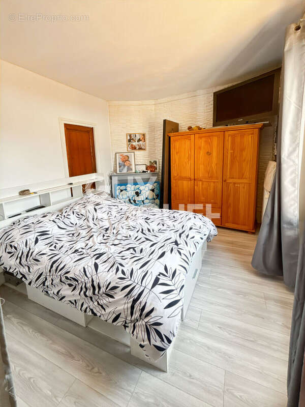 Maison à FONTENAY-TRESIGNY