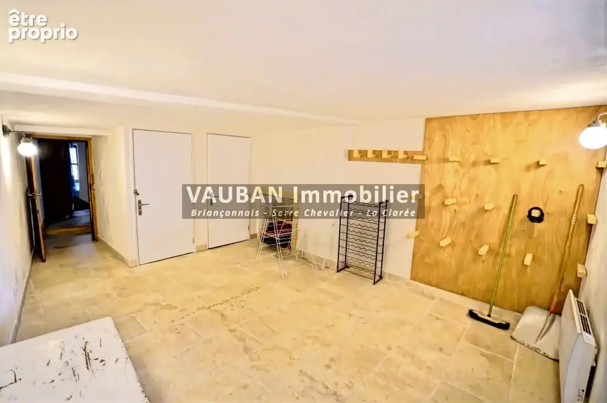 Briançon   Immeuble en pleine propriété avec vue sur les remparts de la cité médiévale - photo 4