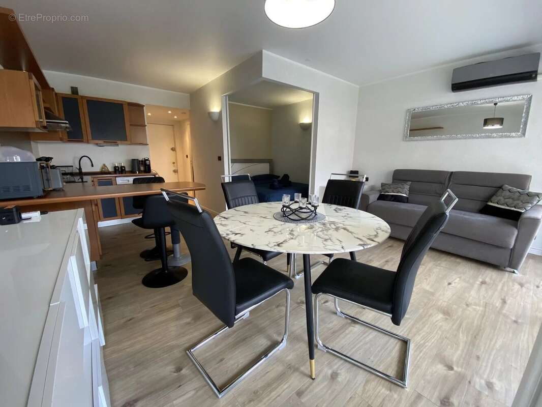 Appartement à ROQUEBRUNE-CAP-MARTIN