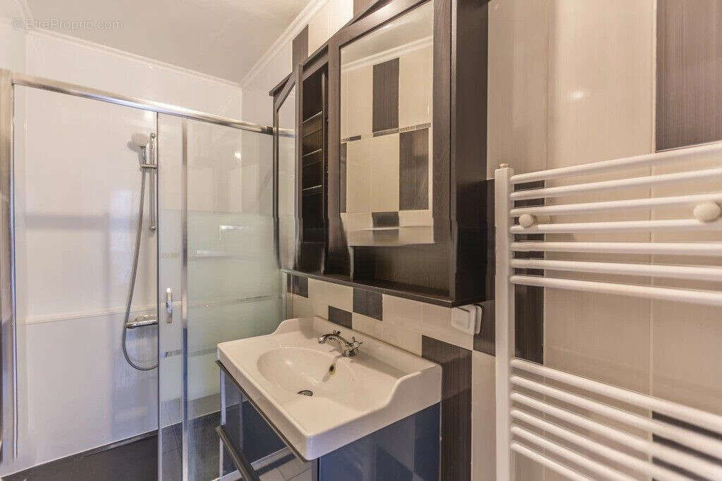 Appartement à DUGNY