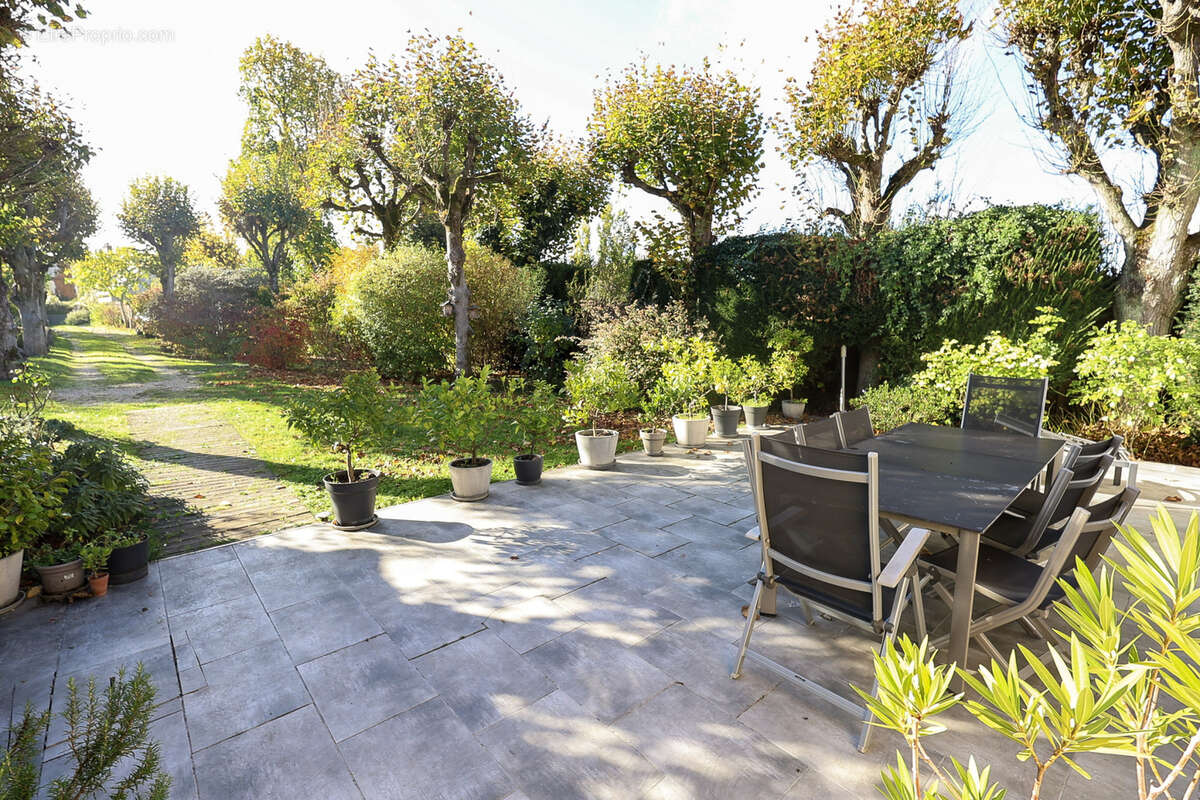 Maison à SAINTRY-SUR-SEINE