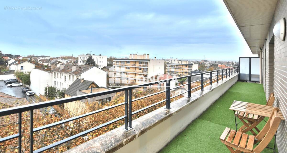 Appartement à SARTROUVILLE