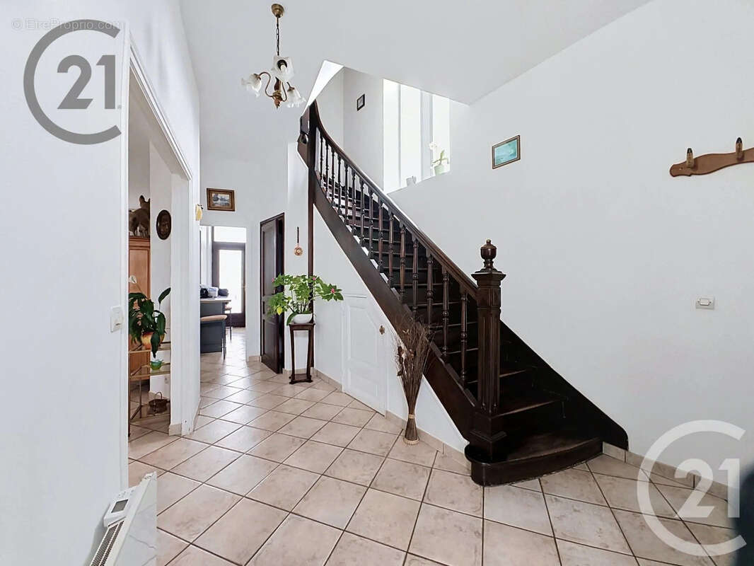 Maison 258 m² à Sezanne  - photo 2