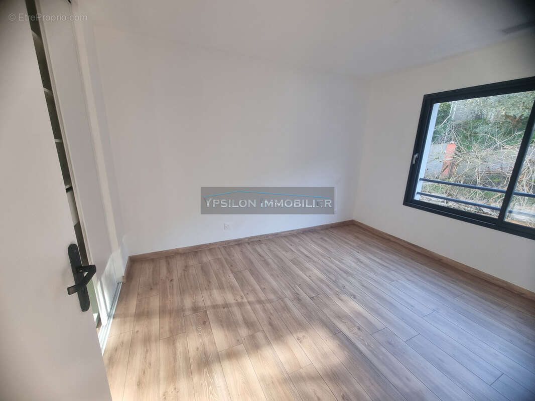 Villa neuve avec jardin & terrasse - photo 4