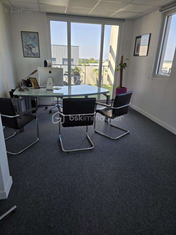 Commerce à MONTEVRAIN