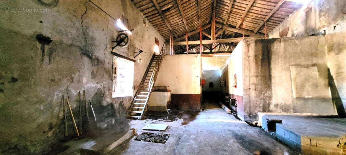 Autre à SANILHAC-SAGRIES