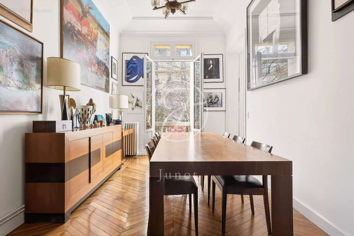 Appartement à PARIS-9E