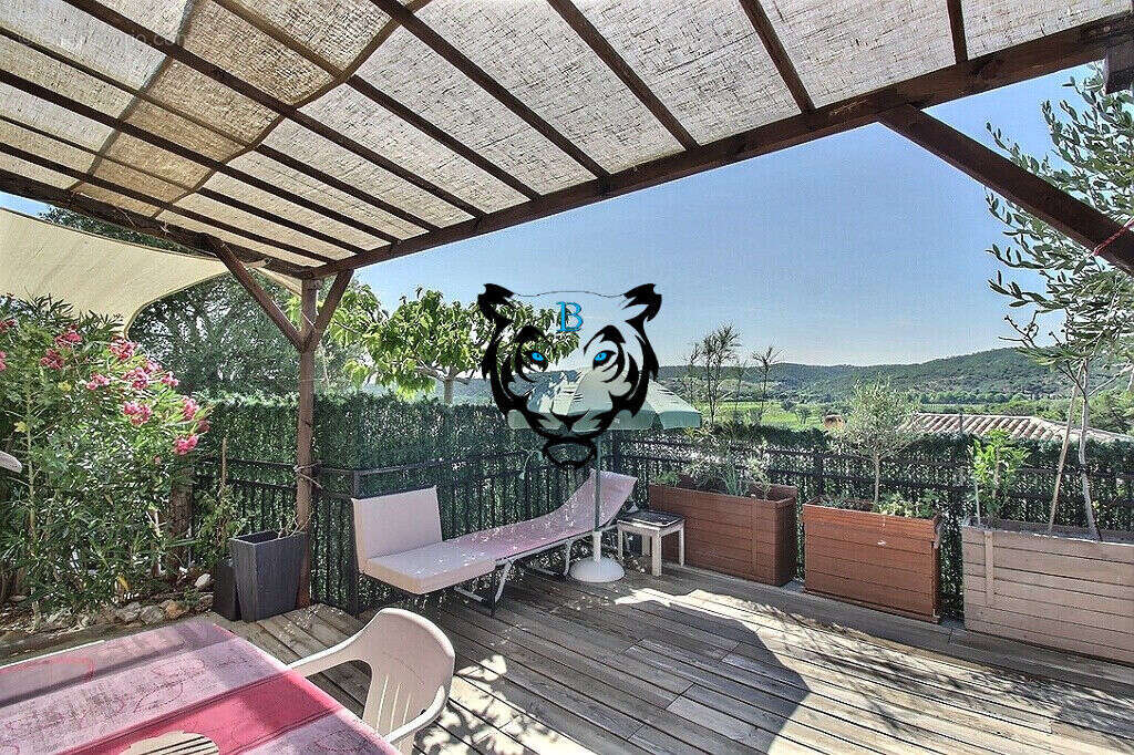 Maison à ROQUEBRUNE-SUR-ARGENS