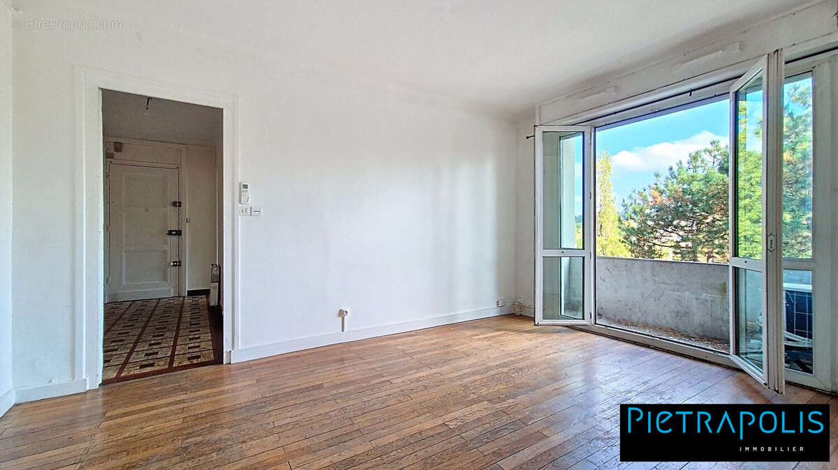 Séjour - Appartement à LYON-8E