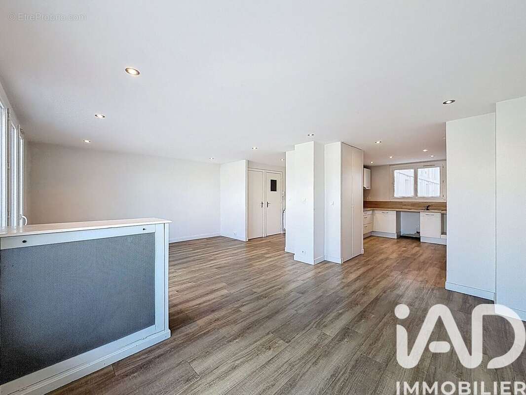 Photo 3 - Appartement à VILLEURBANNE