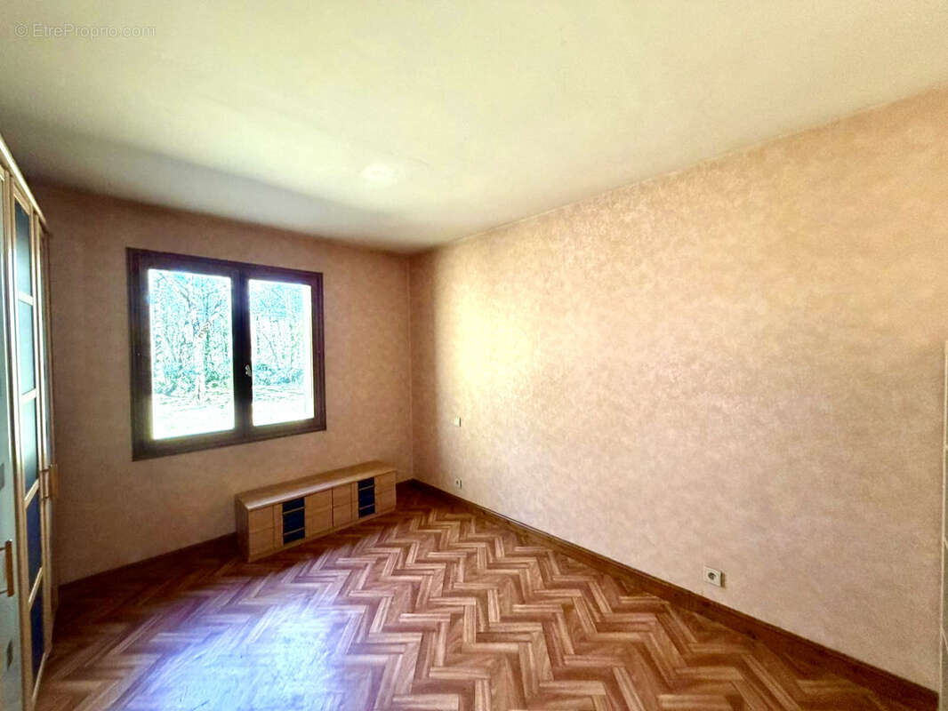 Maison à LACHAPELLE-AUZAC