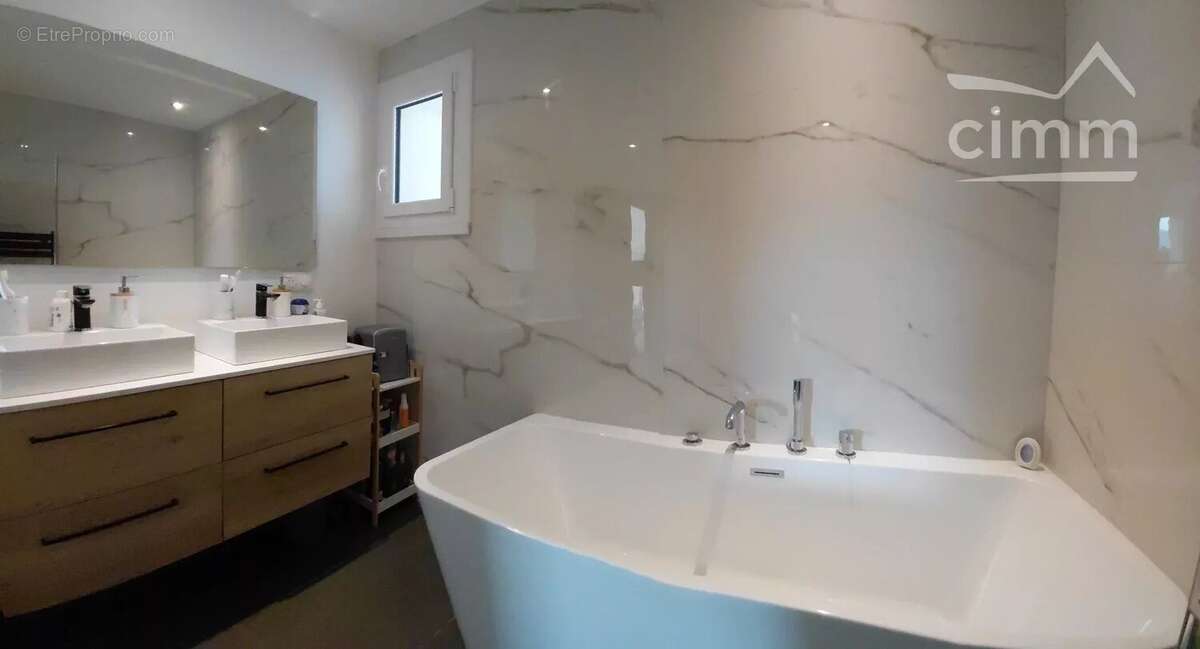 Appartement à LA RAVOIRE