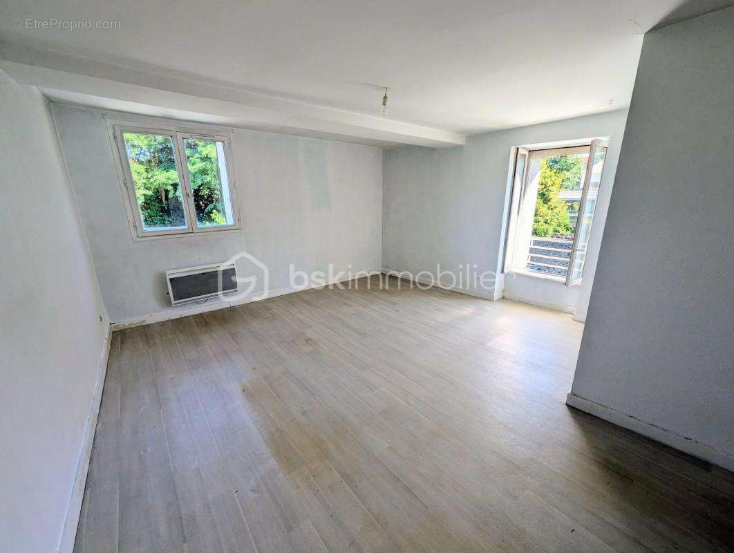 Immeuble de rapport situé au centre ville de Fougères 35300 - photo 3