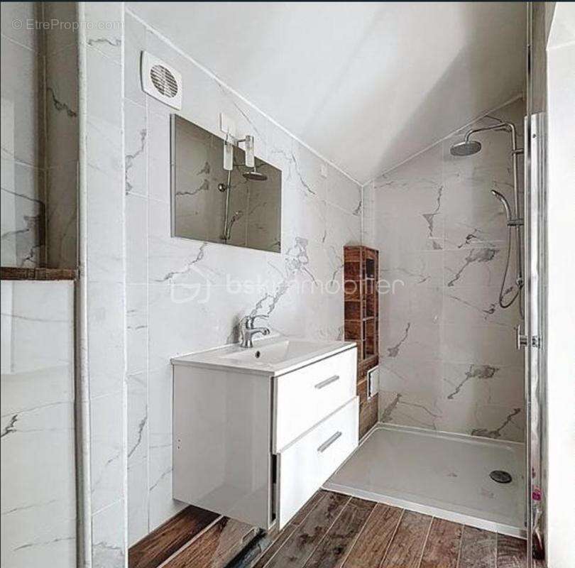 Appartement à PARIS-10E
