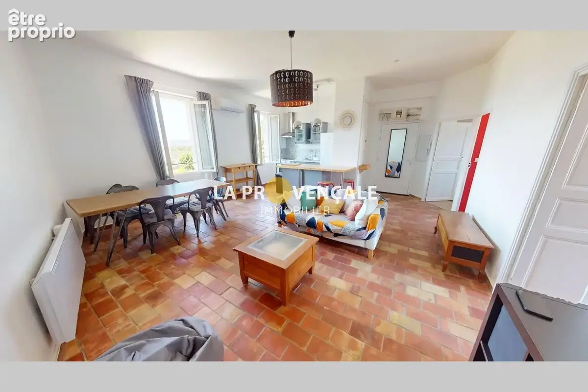 Appartement à POURRIERES