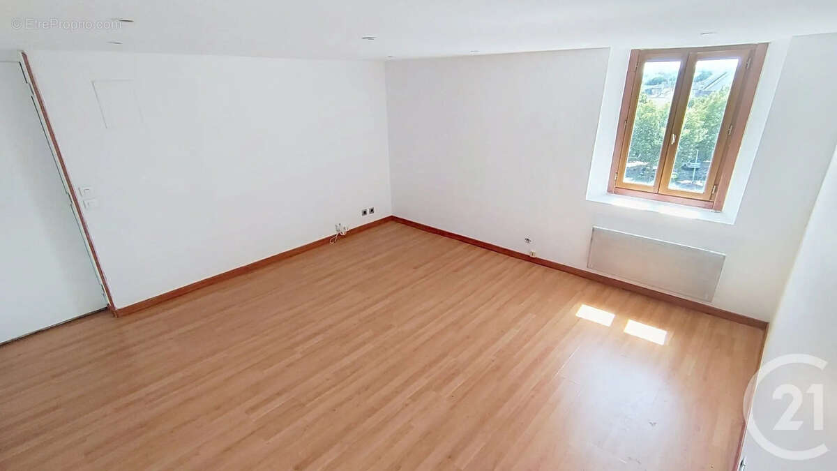 Appartement à BRIE-COMTE-ROBERT