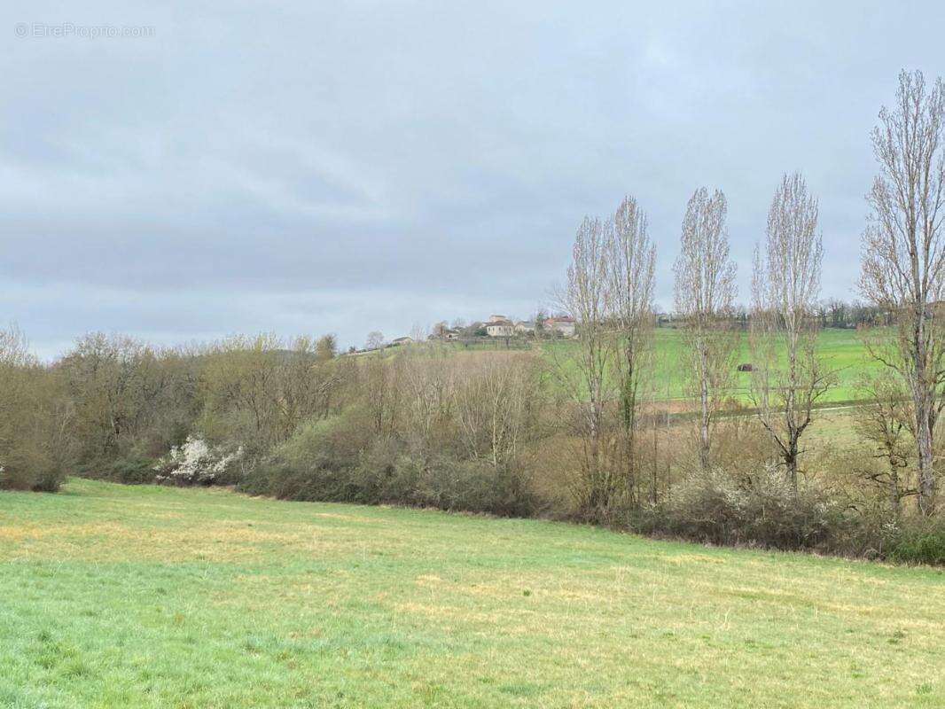Maison à SAINT-PAUL-DE-LOUBRESSAC