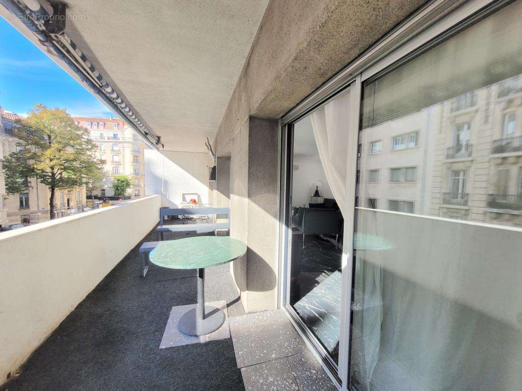 Appartement à MARSEILLE-8E