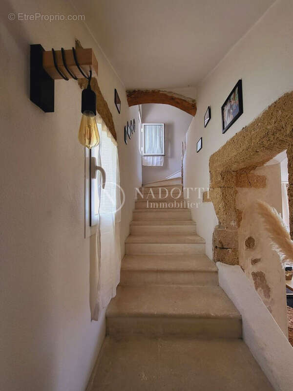 Maison à L&#039;ISLE-SUR-LA-SORGUE