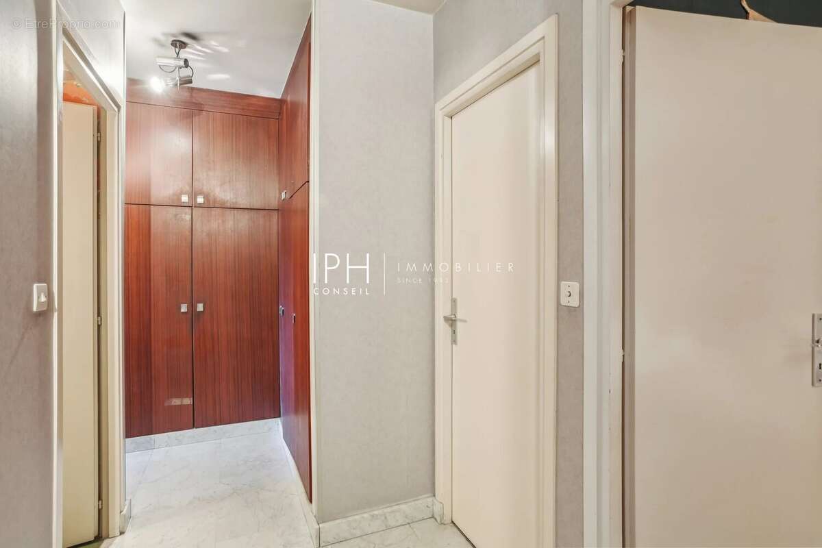 Appartement à NEUILLY-SUR-SEINE