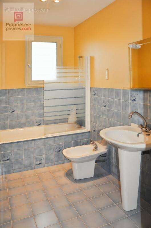 Maison à COSSE-LE-VIVIEN