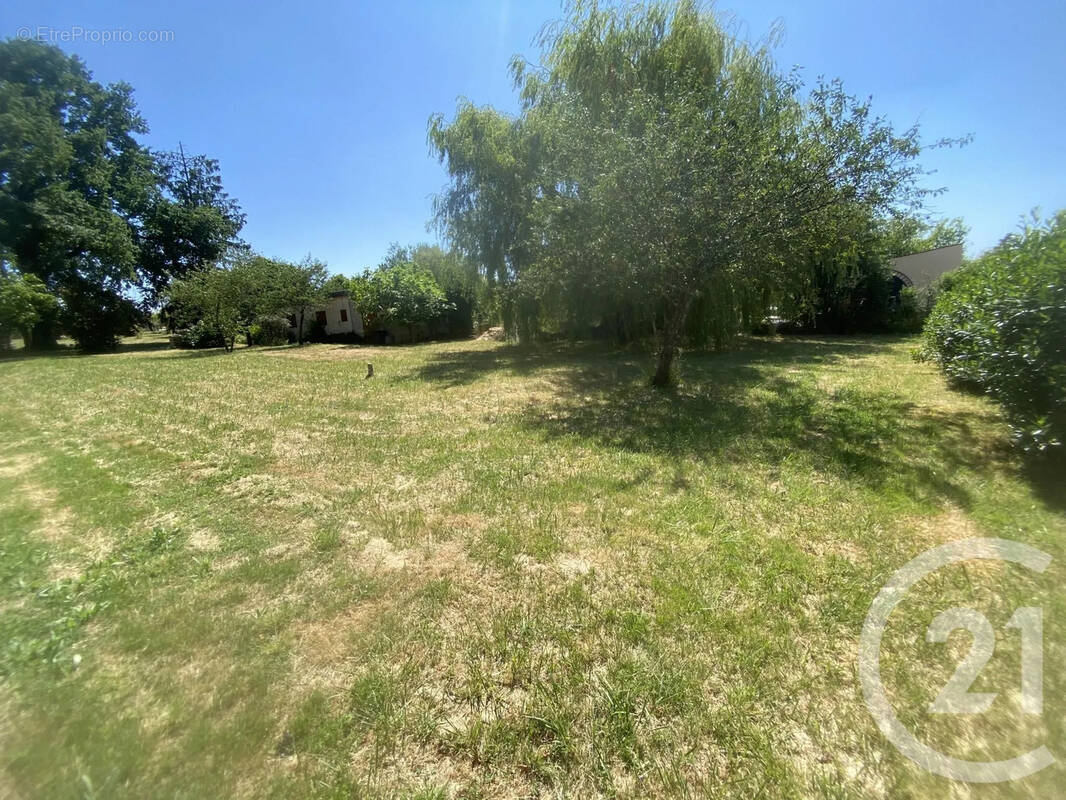 Terrain à EVRY-GREGY-SUR-YERRE