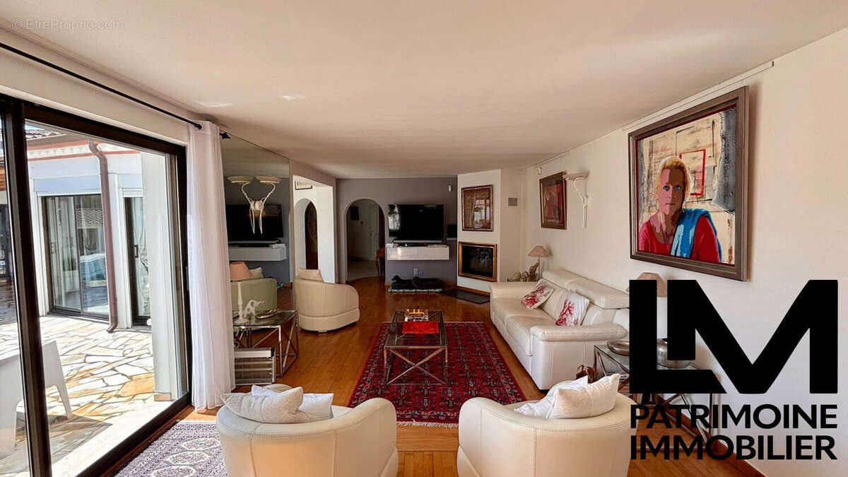 Maison 230 m² à Bessan  - photo 3